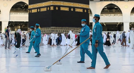 Otoritas Masjidil Haram Intensifkan Sterilisasi Menjelang Penyambutan Jamaah Umrah Internasional